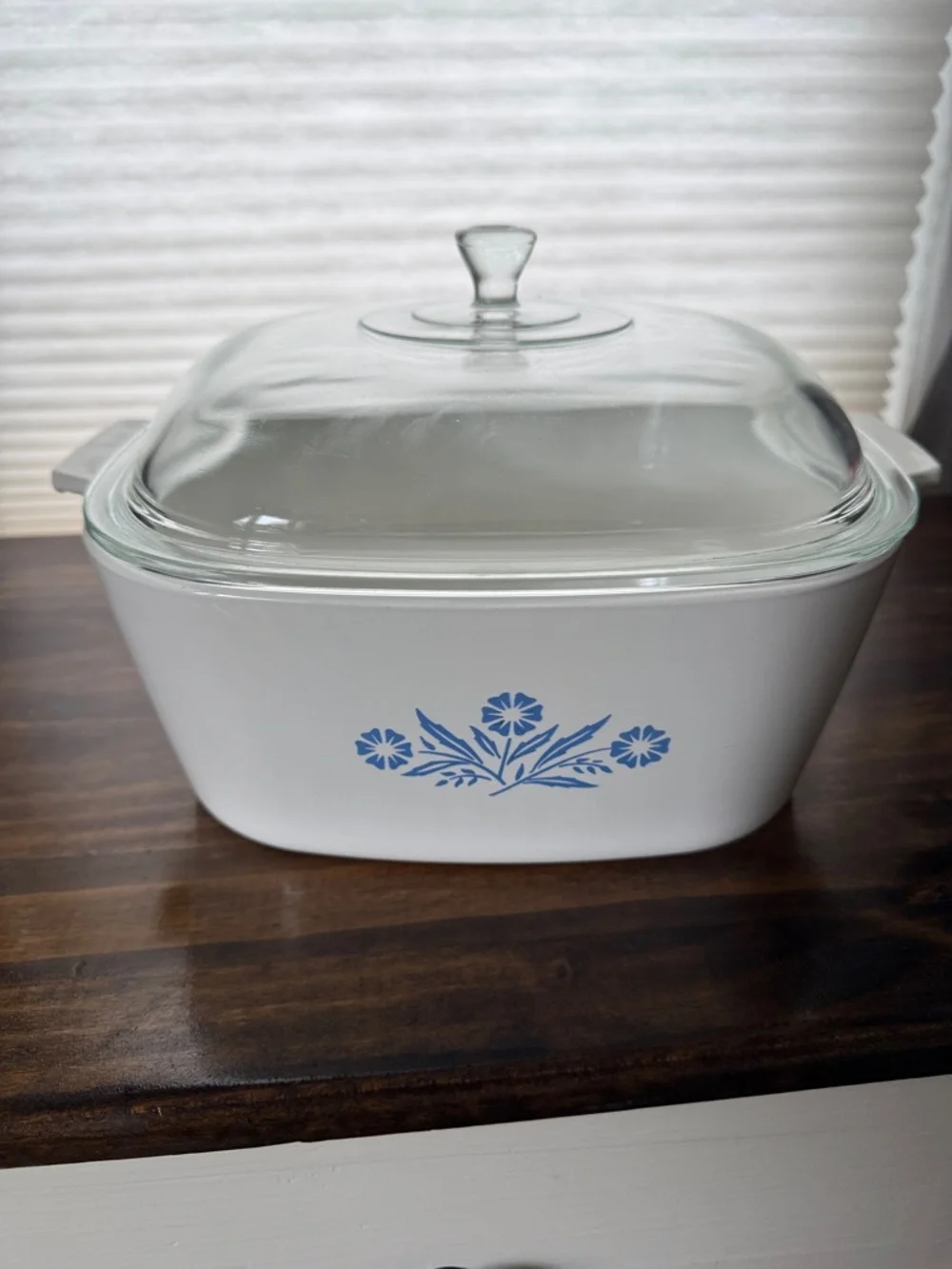 CorningWare Blue Cornflower 4Qt casserole dish with top